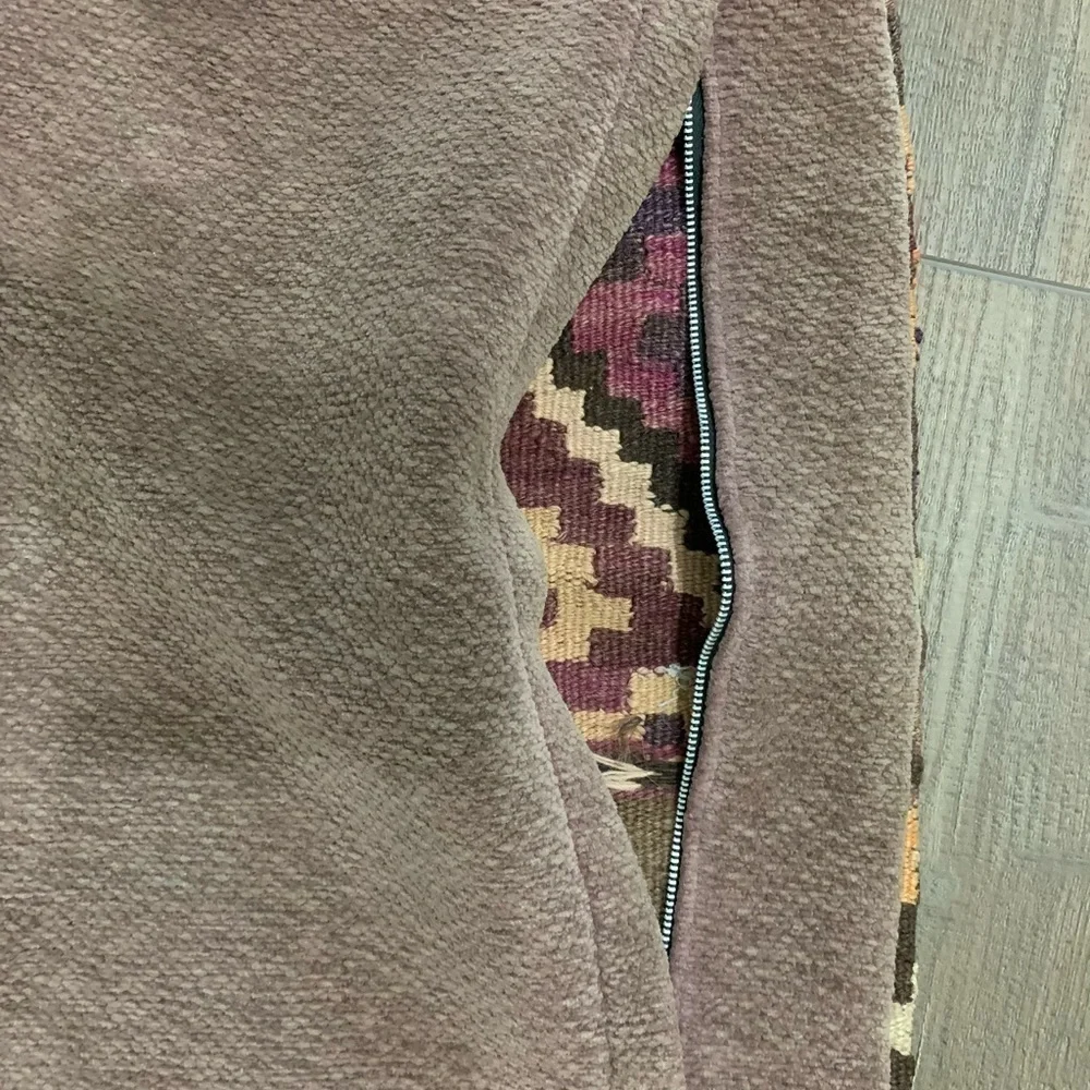 Geometric Patterned Throw Pillow case